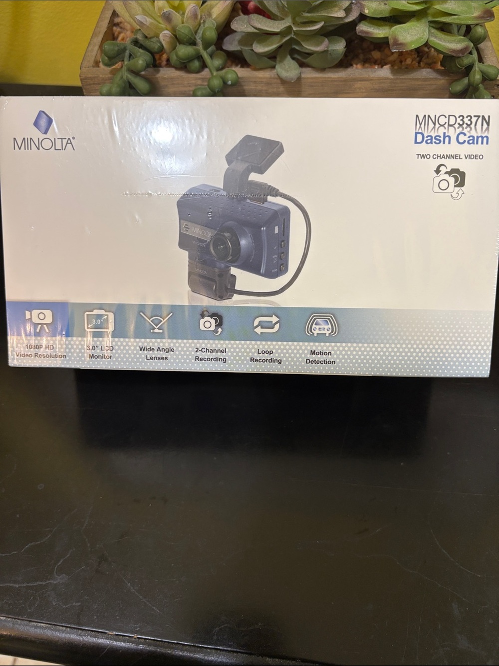 Minolta MNCD337N Black Dash Cam – On-Dash Camera with Interior Lens View - Picture 2 of 3